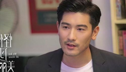 娱乐吃瓜三姐妹上线！轻松扒一扒她们的吃瓜变现秘籍🍿