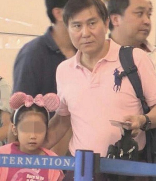 杨幂微博动态引爆娱乐圈吃瓜热潮