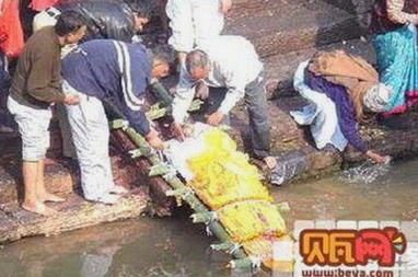 上海第二中学化学老师张越被指与16岁男学生不当交往事件持续发酵