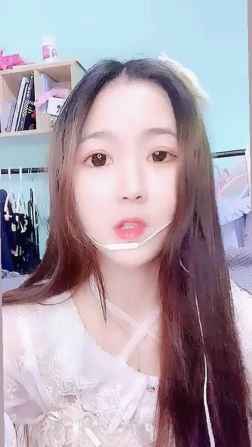 上海第二中学化学老师张越被指与16岁男学生不当交往事件持续发酵